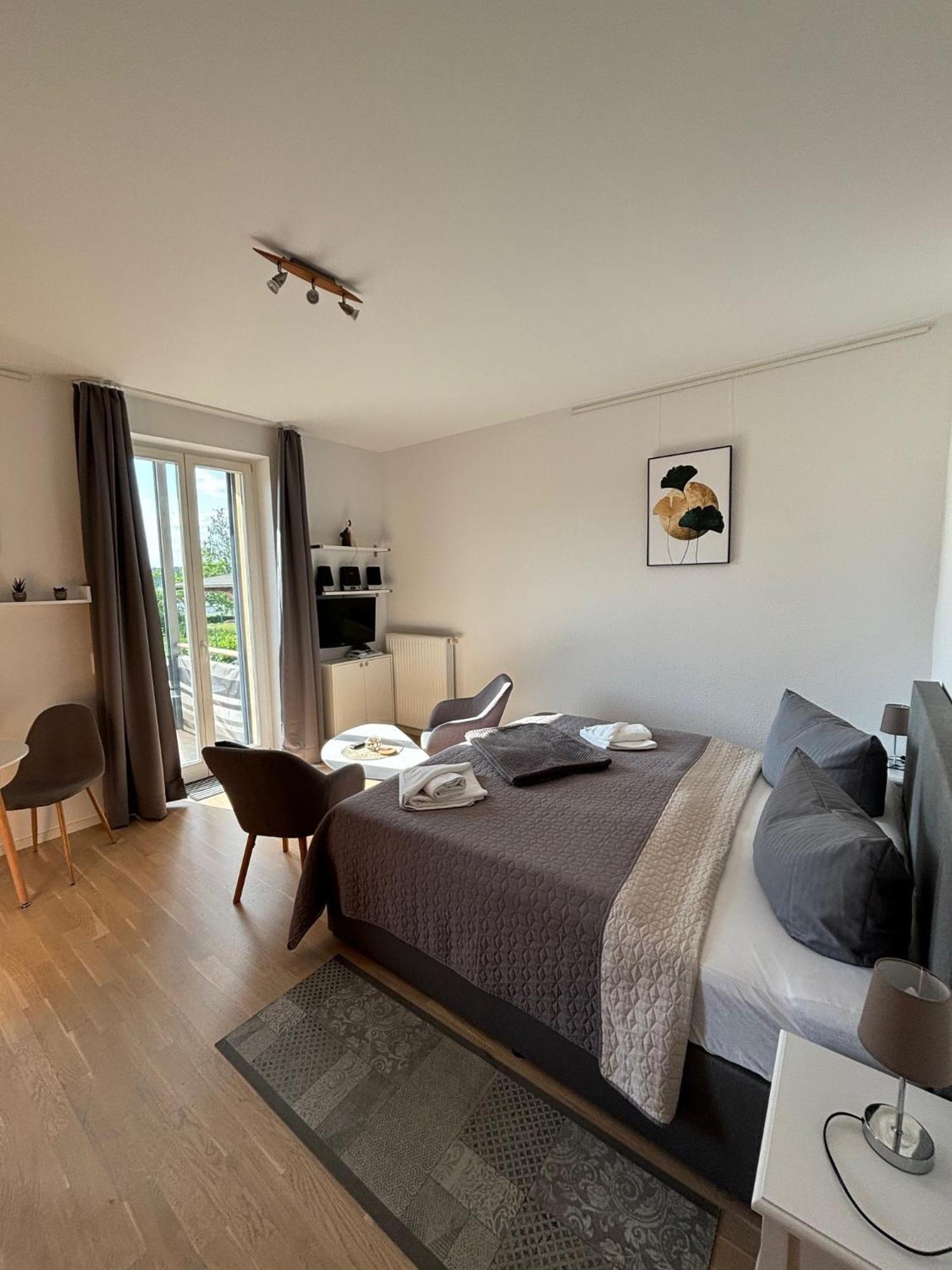 Einraumapartment Im Erdgeschoss Mit Seeblick Rheinsberg Εξωτερικό φωτογραφία