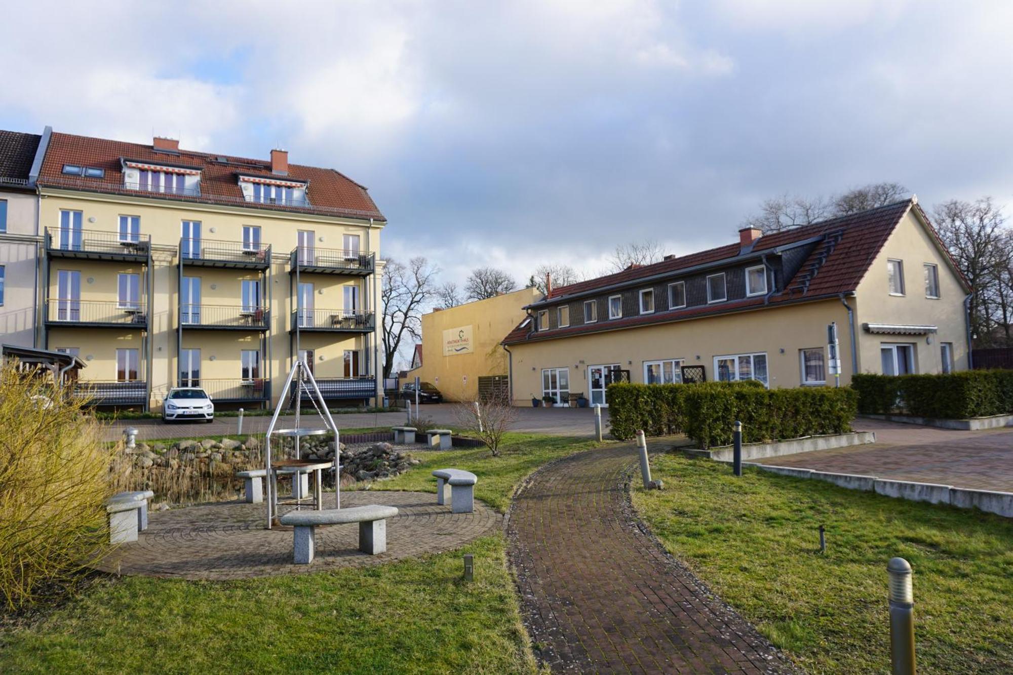 Einraumapartment Im Erdgeschoss Mit Seeblick Rheinsberg Εξωτερικό φωτογραφία